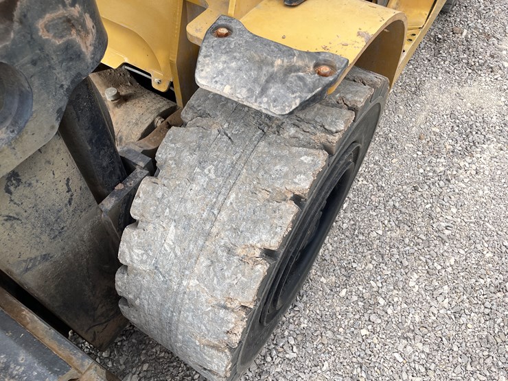#1002-•-2015-cat-forklift-(offsite-in-la-union,-nm)-image-13