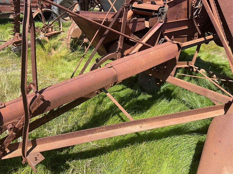 dearborn-1-row-corn-picker-image-9