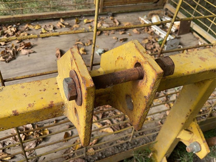 livestock-carrier-image-11