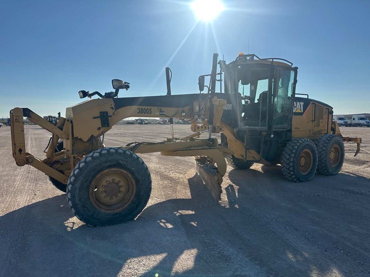 2009-caterpillar-140m-image-2