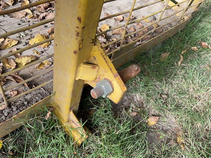 livestock-carrier-image-13