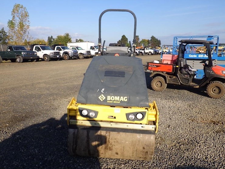 bomag-bw120sl-tandem-smooth-drum-roller-image-2