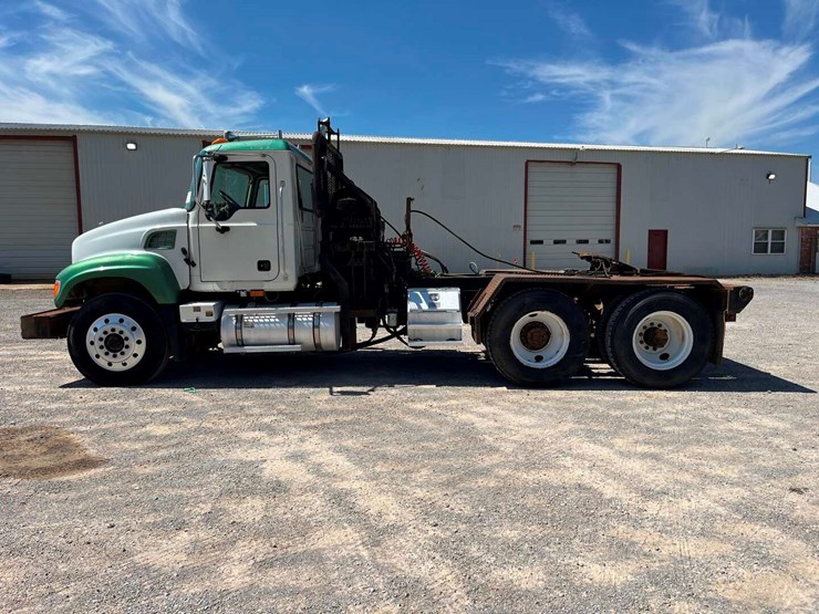 2007-mack-cv713-winch-truck-image-8