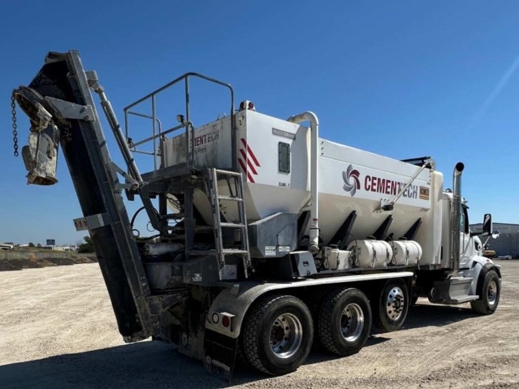 2023-peterbilt-567-image-5