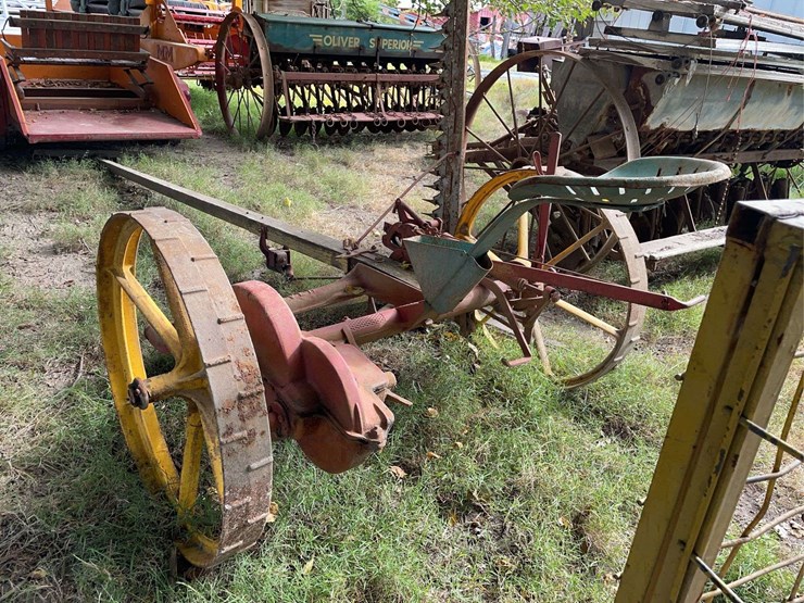 oliver-horse-drawn-sickle-mower-image-8