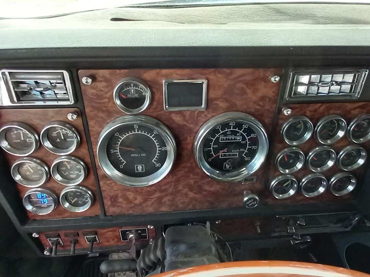 2000-kenworth-w900l-image-18