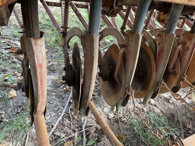 minneapolis-moline-8ft-grain-drill-image-27