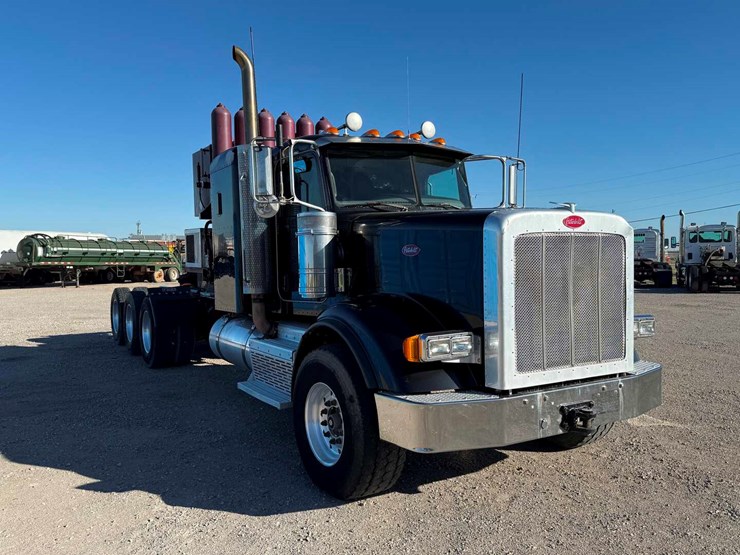 2013-peterbilt-367-image-3
