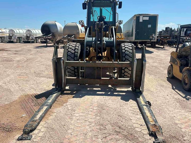 2012-deere-624k-image-2