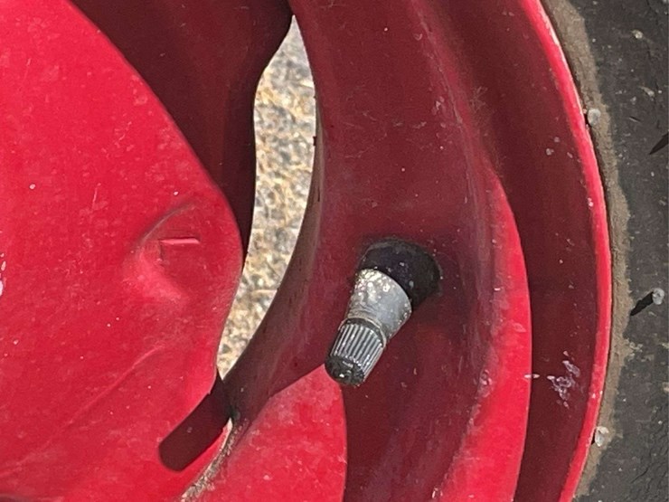 minneapolis-moline-445-image-17