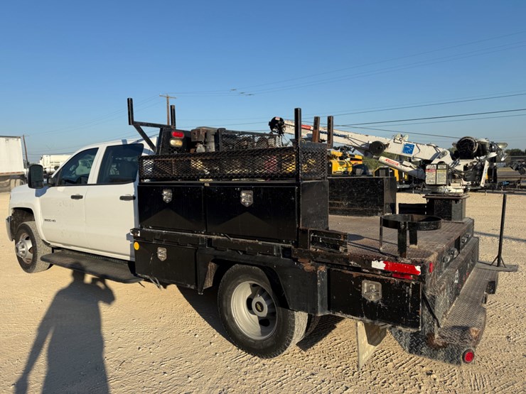 2015-chevrolet-silverado-3500hd-image-7