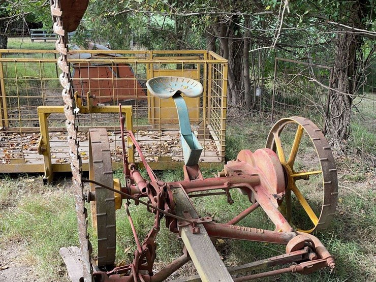 oliver-horse-drawn-sickle-mower-image-3