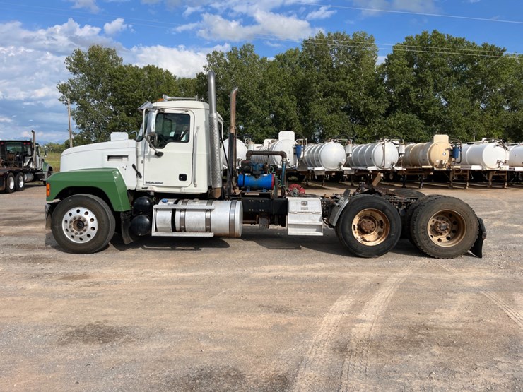 2018-mack-chu613-daycab-(inoperable)-image-8