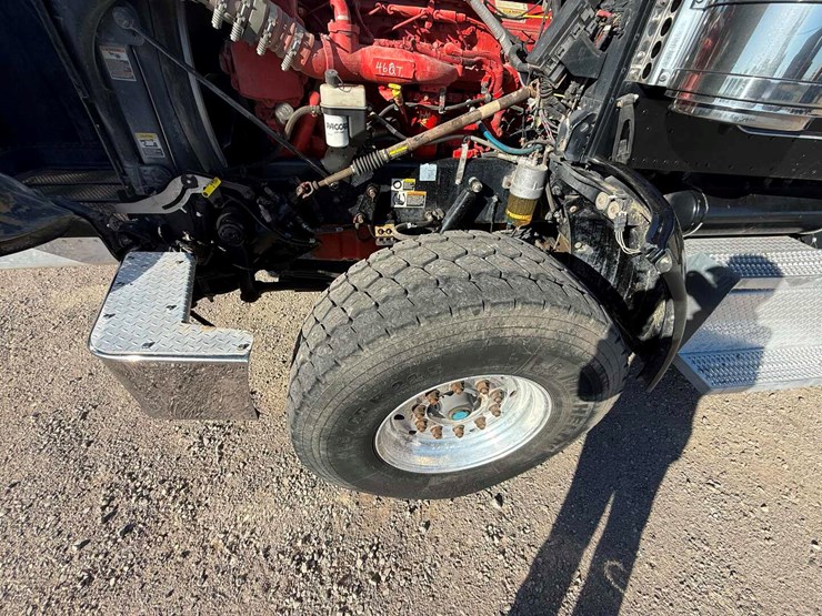 2013-peterbilt-367-image-11