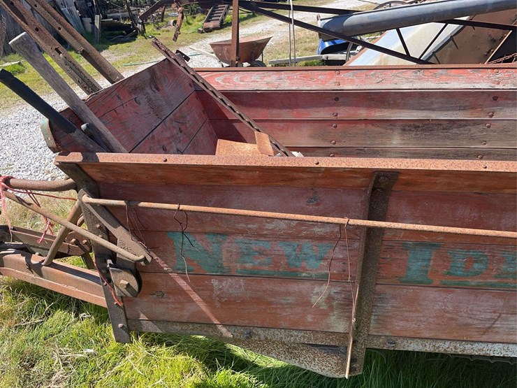 new-idea-manure-spreader-image-12