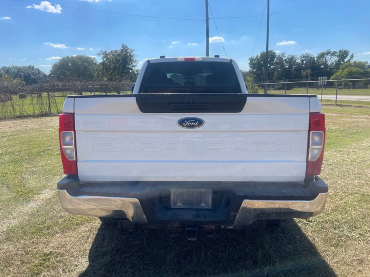 2022-ford-f250-xl-image-5
