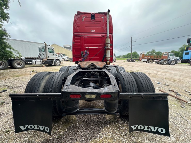 2006-volvo-vnl-image-8