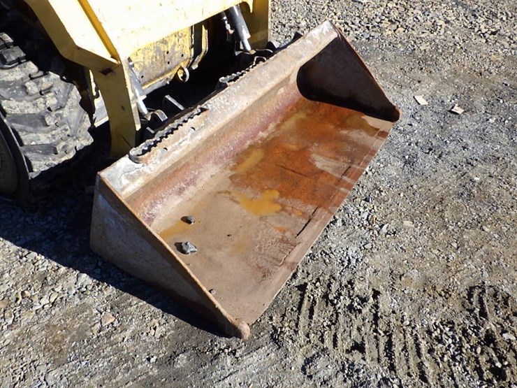 2023-caterpillar-242d3-image-8