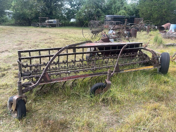 side-delivery-hay-rake-image-5