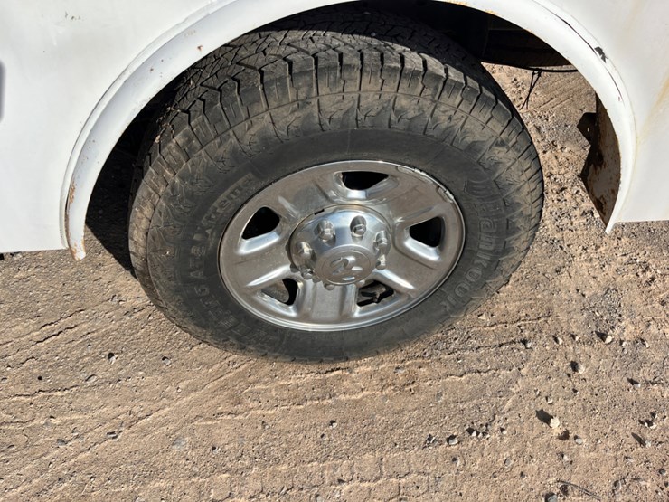 2018-ram-2500-service-truck-(inoperable)-image-16