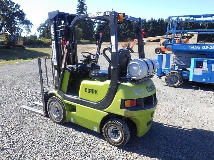 clark-cmp15-forklift-image-5