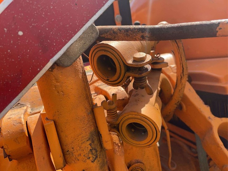 minneapolis-moline-445-image-60