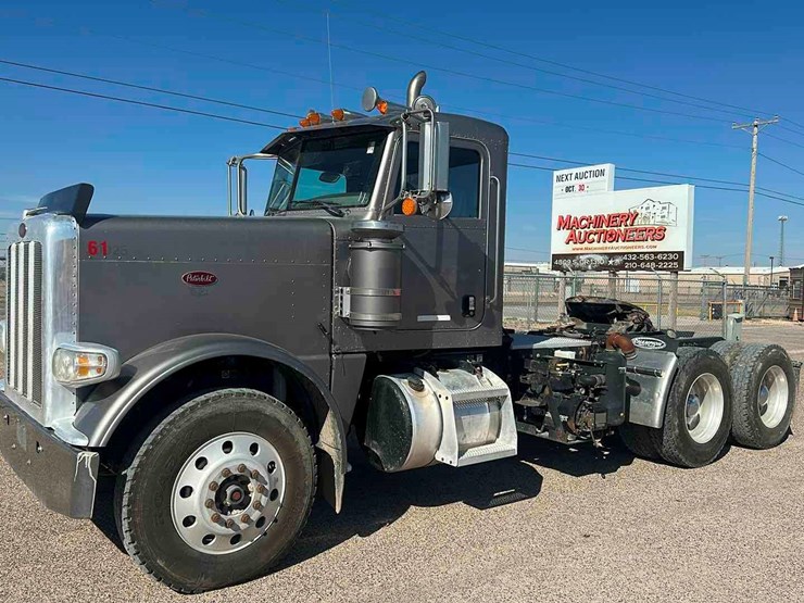 2011-peterbilt-388-image-1