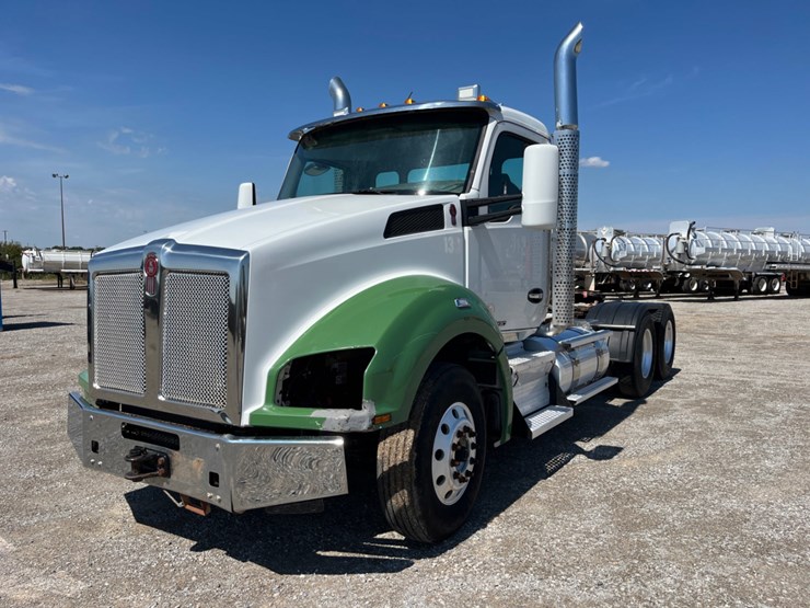 2018-kenworth-t800-image-1