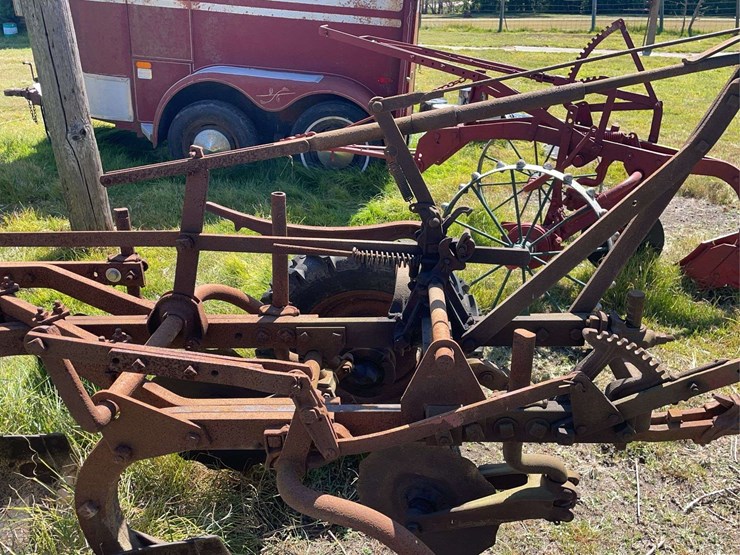 3-bottom-plow-image-25