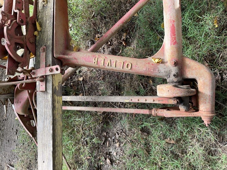 oliver-horse-drawn-sickle-mower-image-25