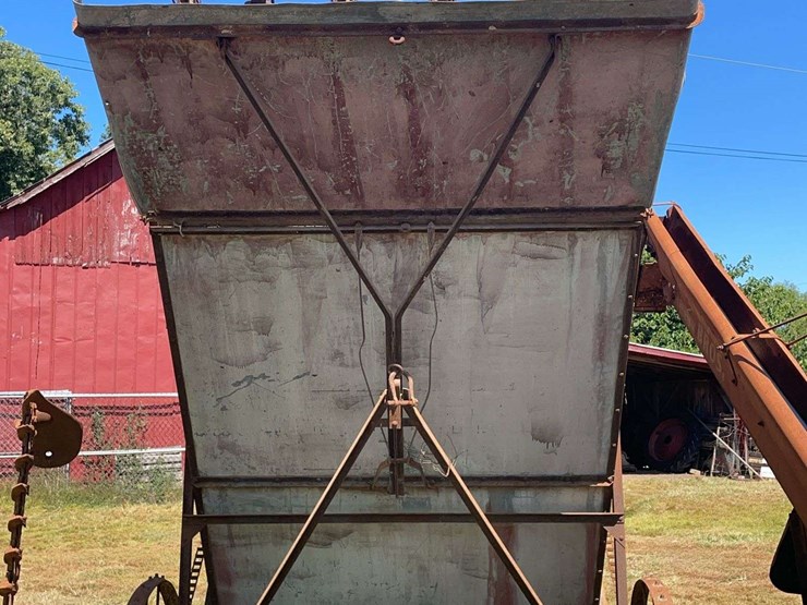 avery-hayhawk-hay-loader-image-5