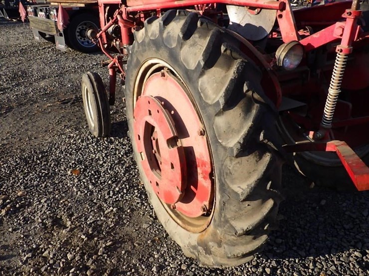 mccormick-farm-all-100-row-crop-tractor-image-14