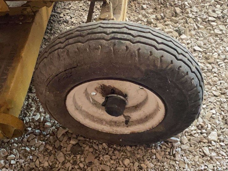 minneapolis-moline-108-image-15