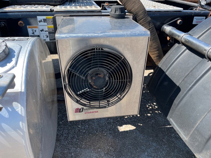 2018-kenworth-t800-image-19