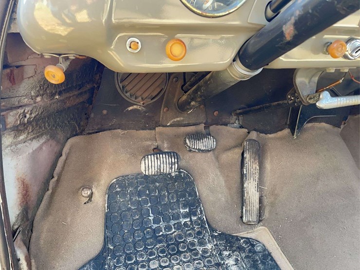 1952-chevrolet-deluxe-image-46