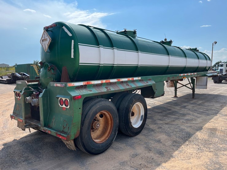 2005-v.e.-enterises-130-bbl-steel-vacuum-trailer-image-5