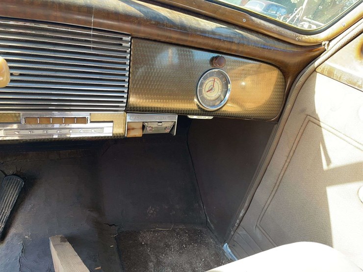 1940-buick-eight-special-image-45