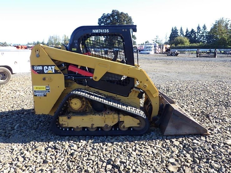 2017-caterpillar-239d-image-3