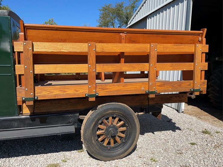 chevrolet-stake-bed-truck-image-22