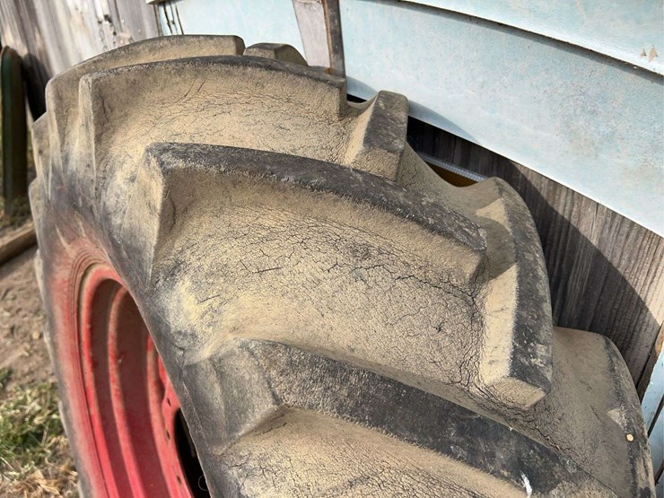 (2)-rear-tires-and-rims-image-7