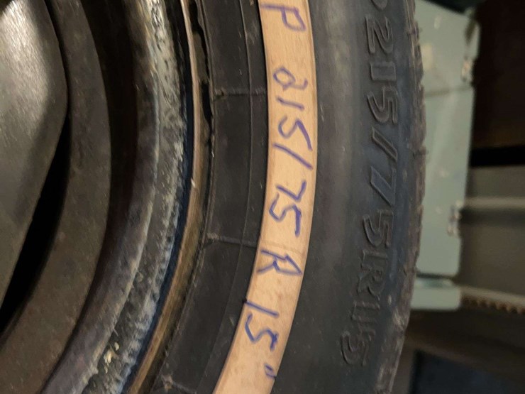 (4)-truck-tires-image-4