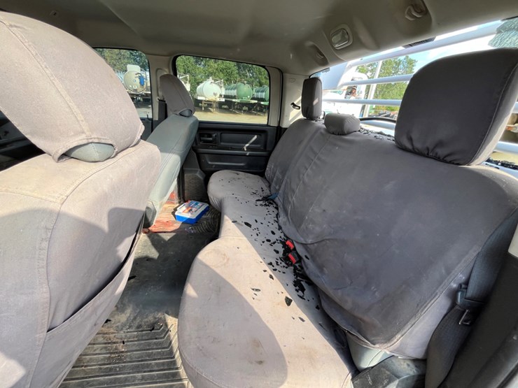 2018-ram-2500-service-truck-(inoperable)-image-11
