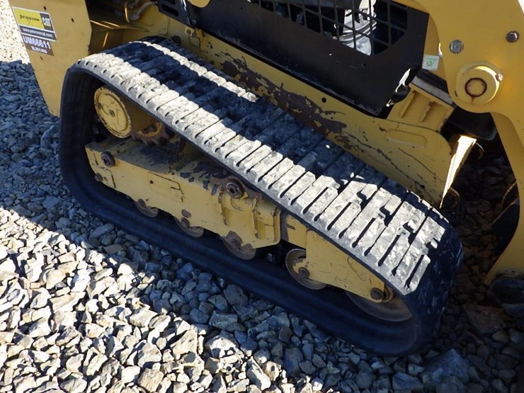 2017-caterpillar-239d-image-35