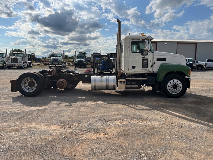 2018-mack-chu613-daycab-(inoperable)-image-4