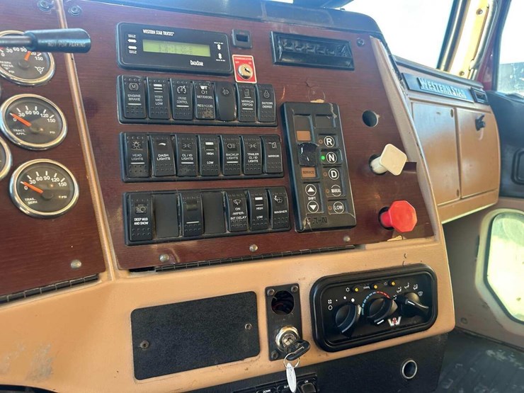 2013-western-star-4900-image-8