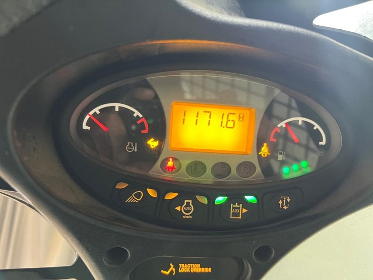 2022-bobcat-s770-image-18