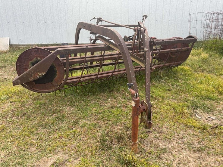 minneapolis-moline-side-delivery-hay-rake-image-8