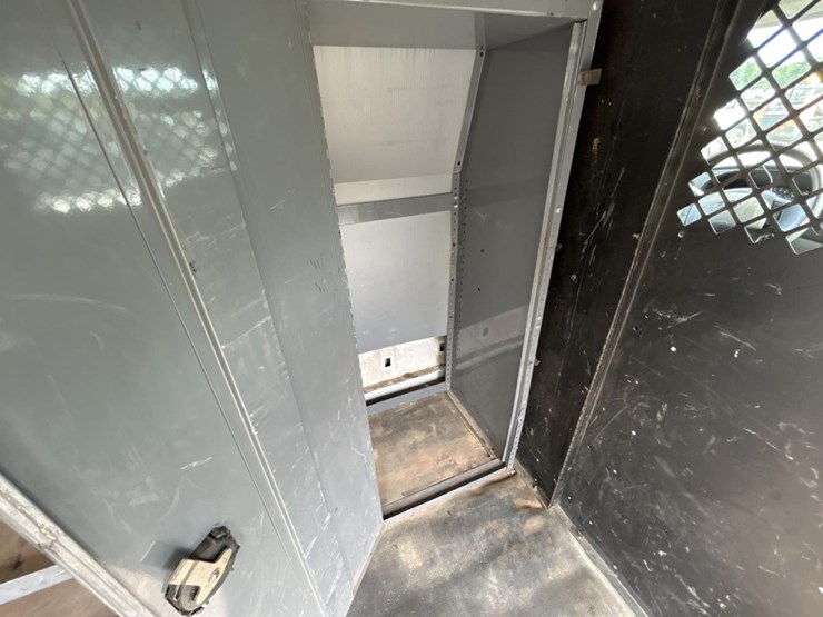 2006-ford-e350-image-27