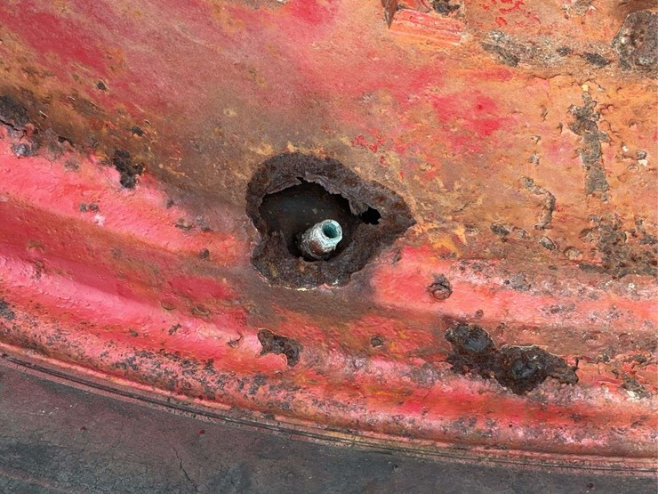 (2)-rear-tractor-tires-image-3