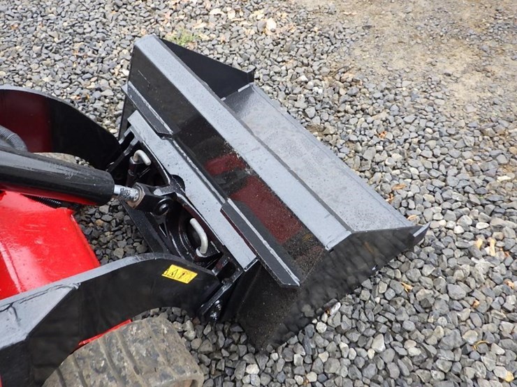 toro-skid-steer-tracked-loader-image-9